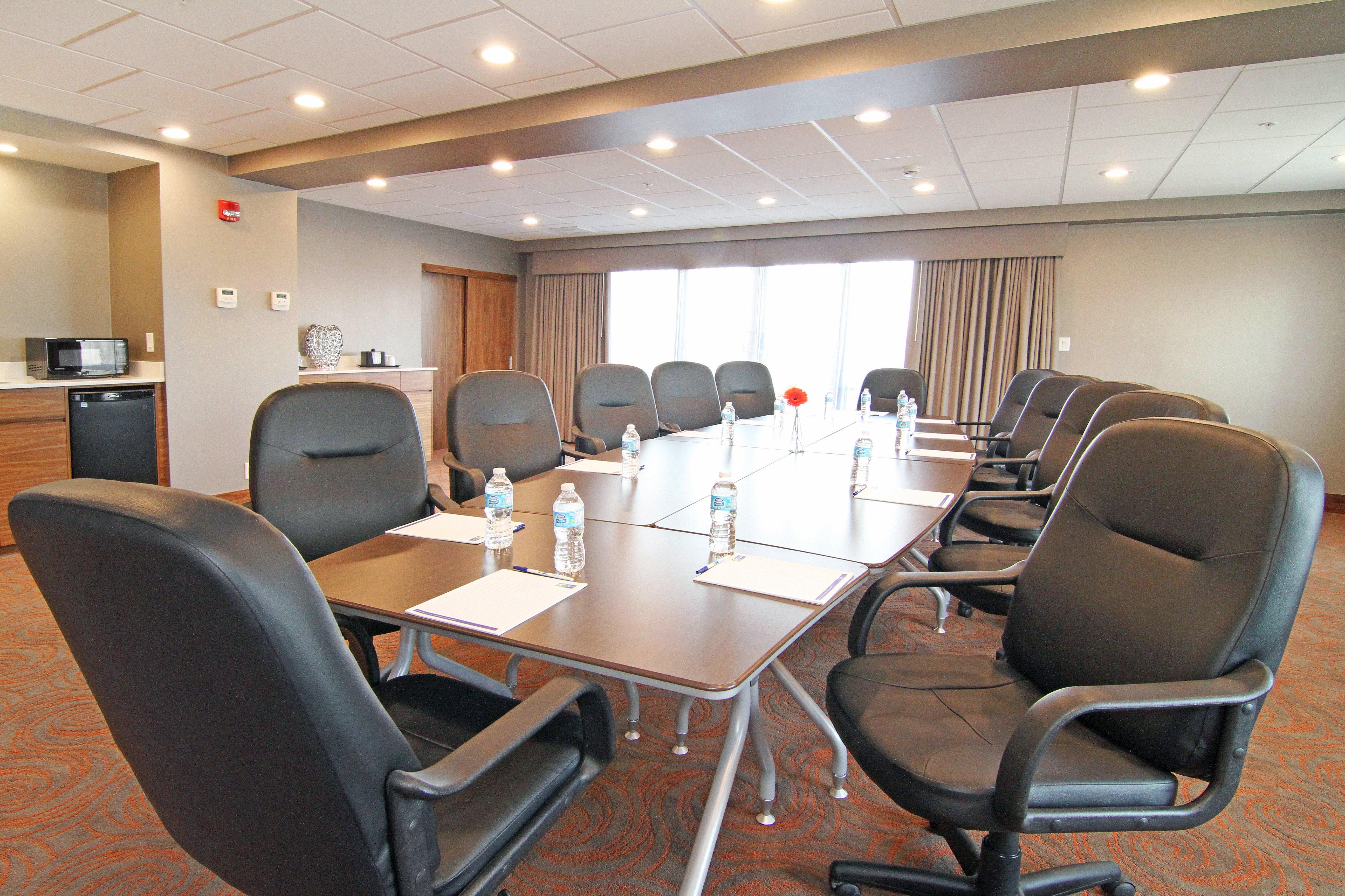 Holiday Inn Express And Suites Calgary University By Ihg YYC Exterior foto