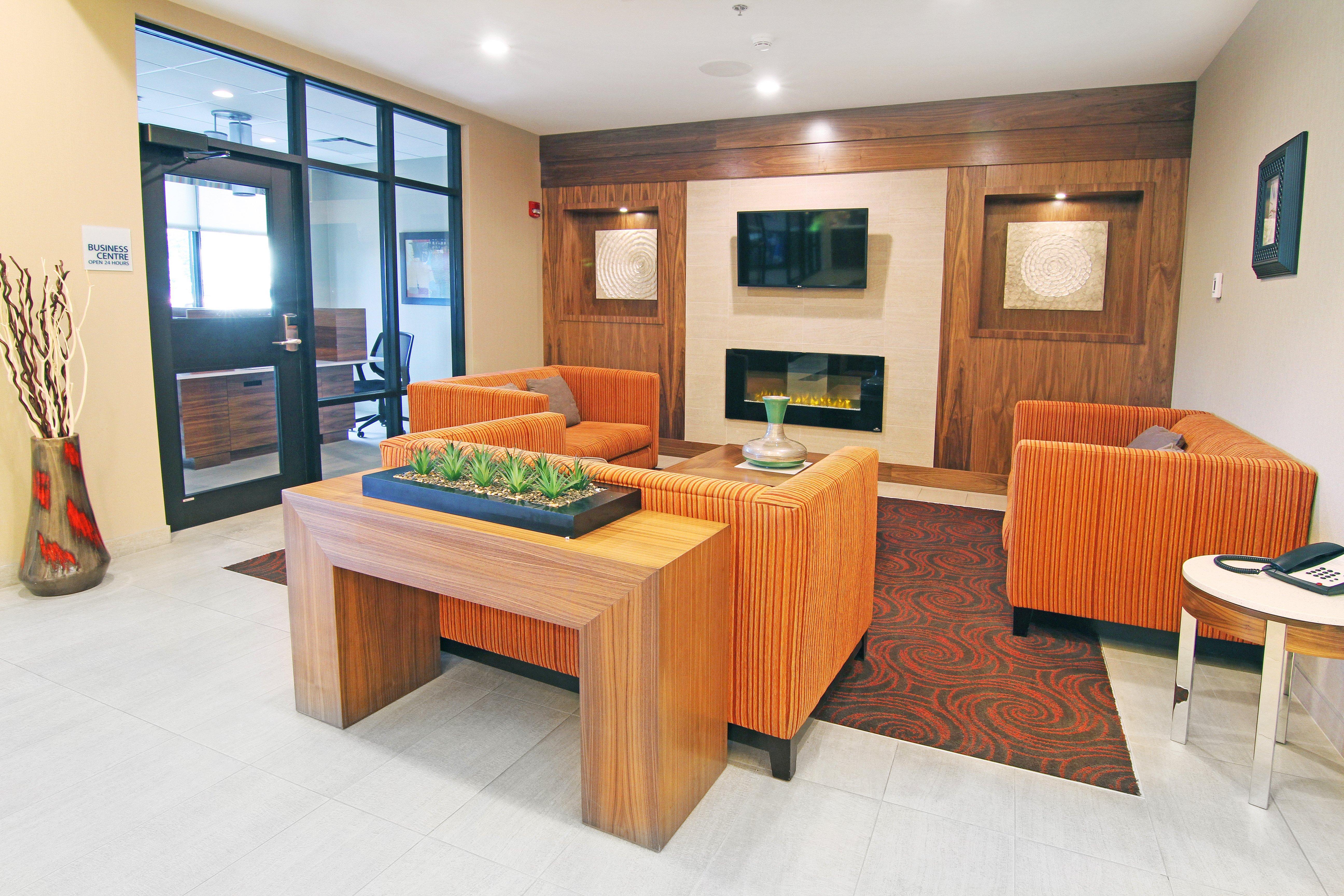 Holiday Inn Express And Suites Calgary University By Ihg YYC Exterior foto