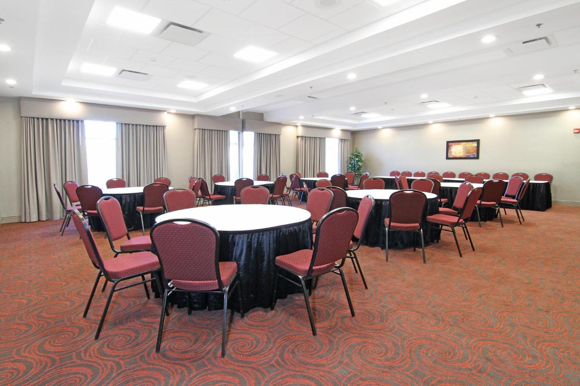 Holiday Inn Express And Suites Calgary University By Ihg YYC Exterior foto